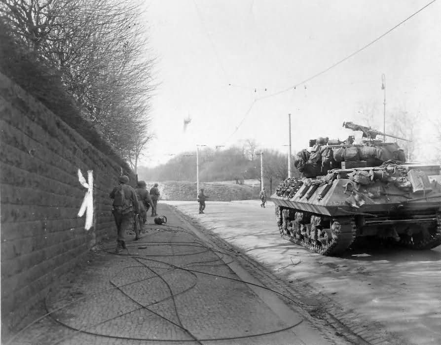 M10_773rd_Tank_B_90th_Div_Mainz_Germany_1945.jpg