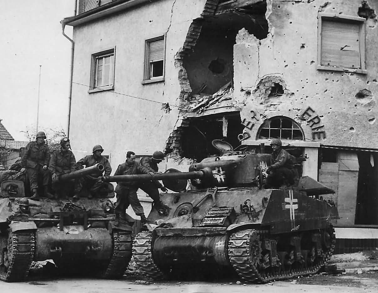 M36_Tank_Destroyer_Recaptures_M4A3_76_fr